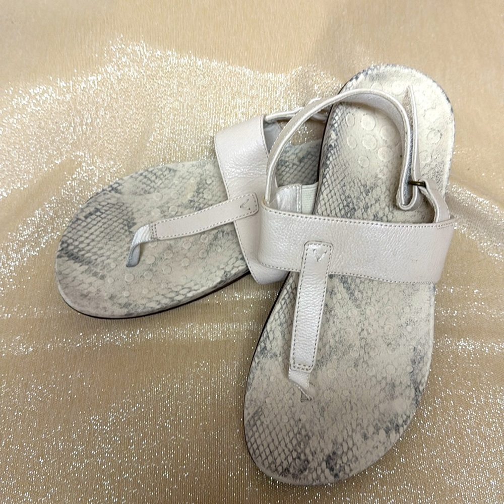 Vionic Cream Sandals - image 3